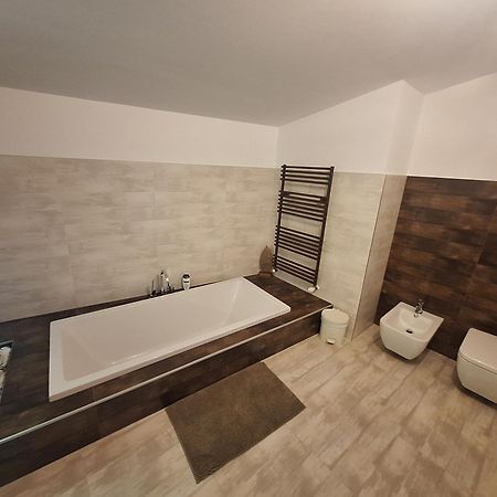 Private Family Villa Budaors Ngoại thất bức ảnh