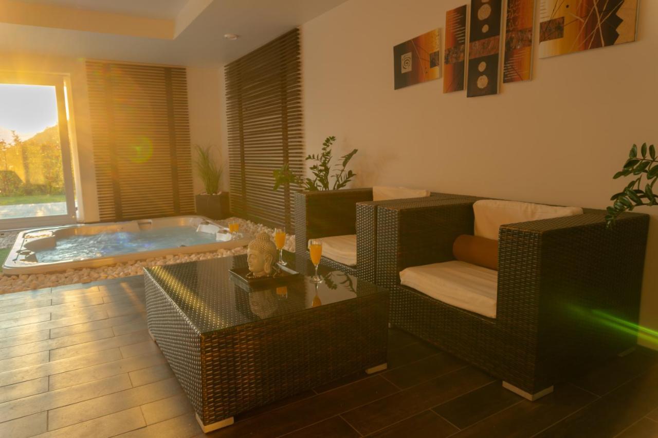 Private Family Villa Budaors Ngoại thất bức ảnh