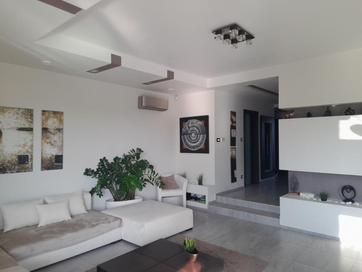 Private Family Villa Budaors Ngoại thất bức ảnh