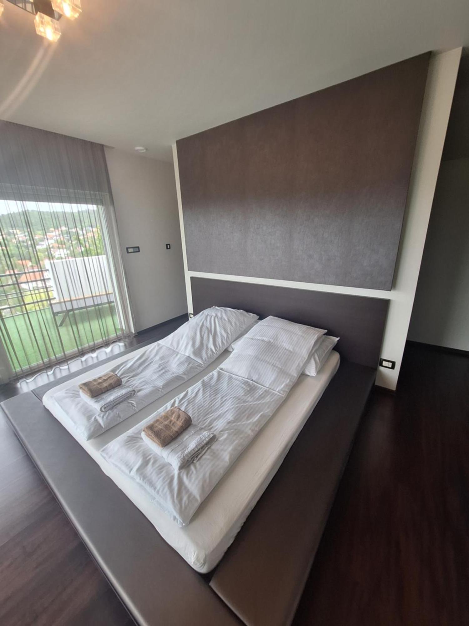 Private Family Villa Budaors Ngoại thất bức ảnh