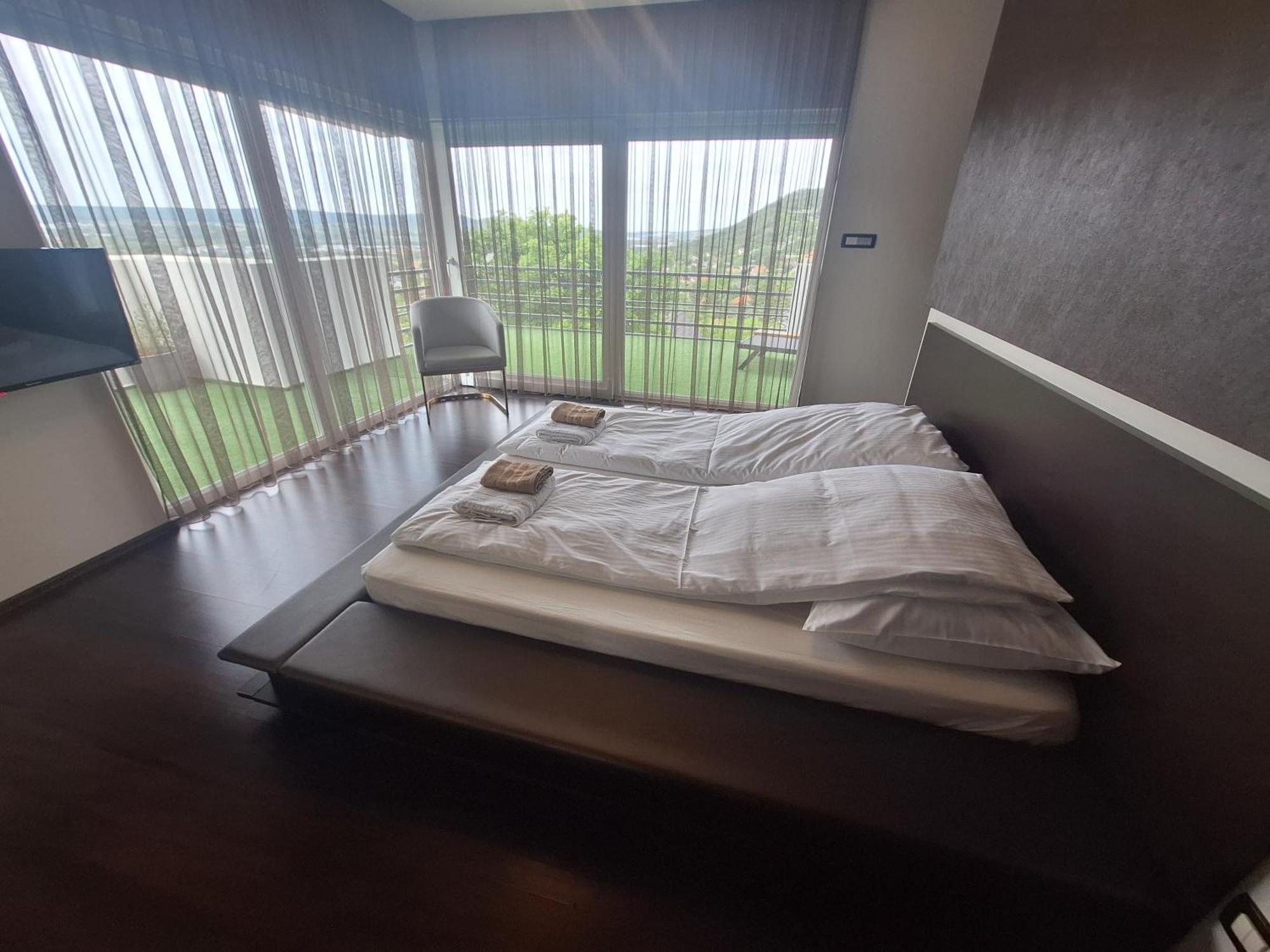 Private Family Villa Budaors Ngoại thất bức ảnh