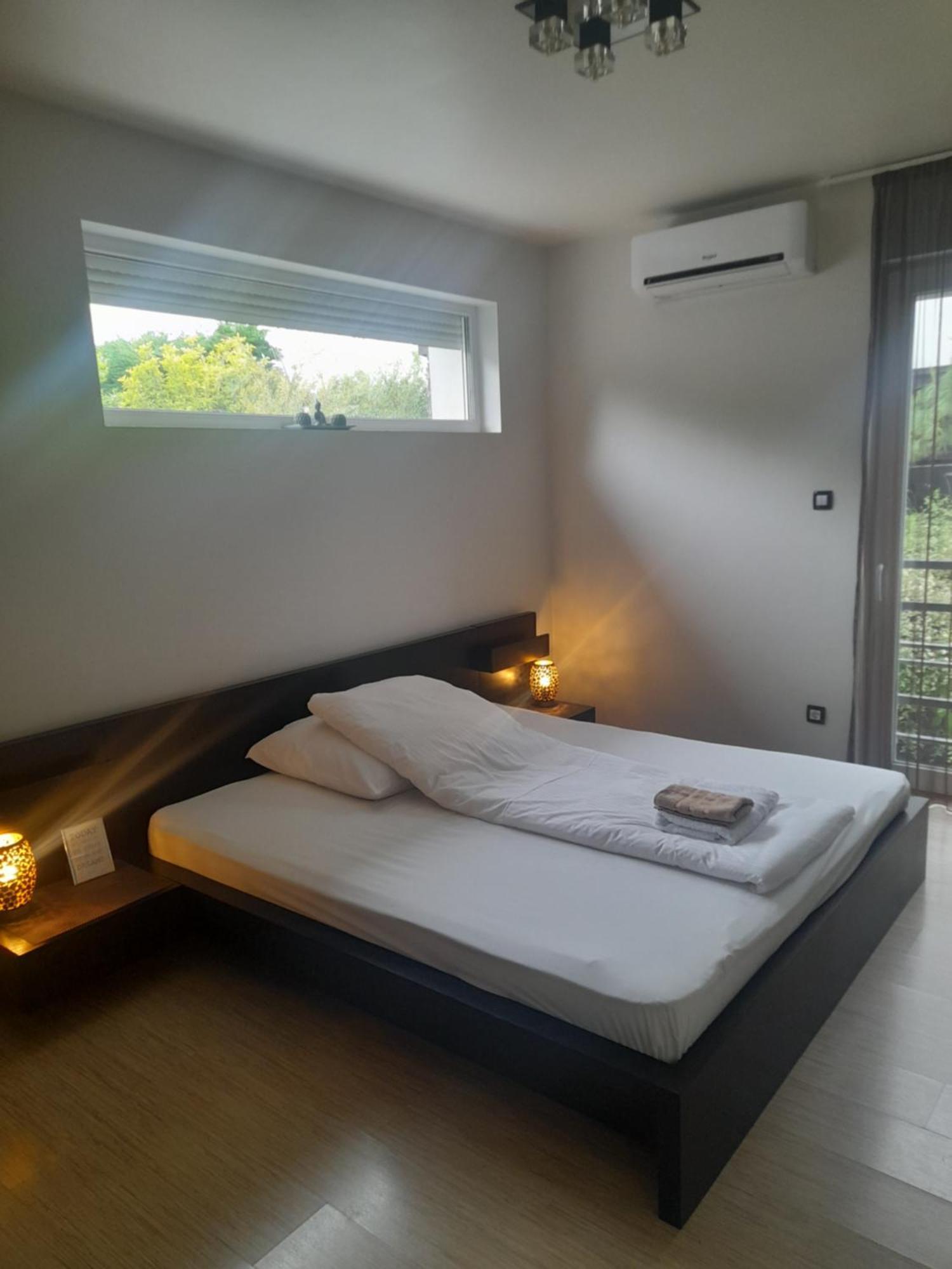 Private Family Villa Budaors Ngoại thất bức ảnh