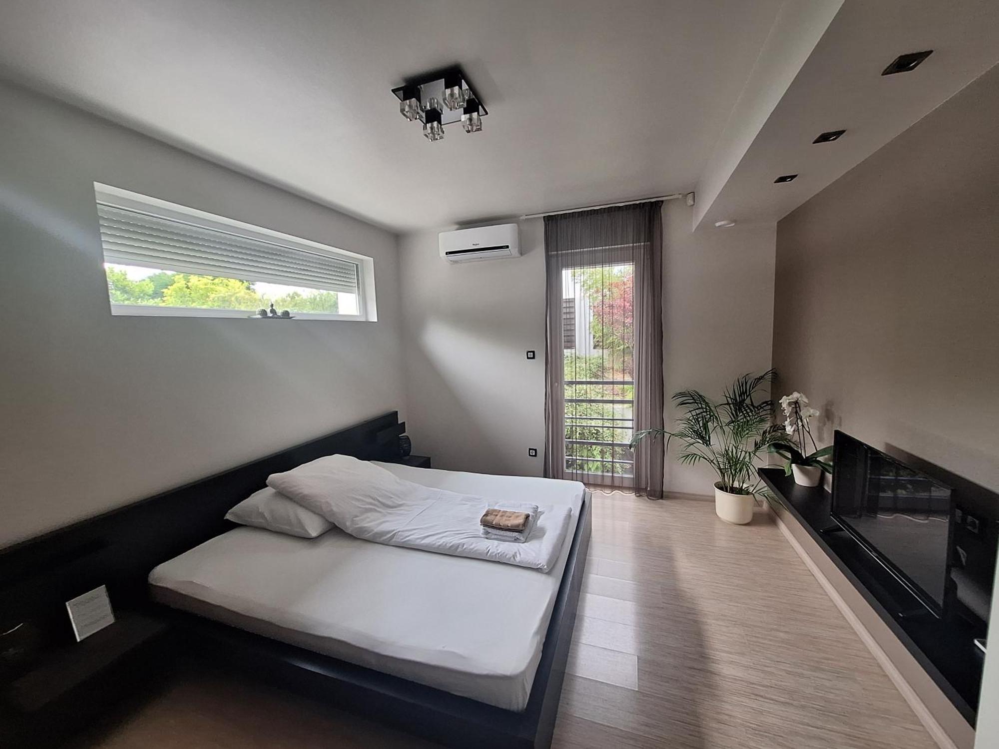 Private Family Villa Budaors Ngoại thất bức ảnh