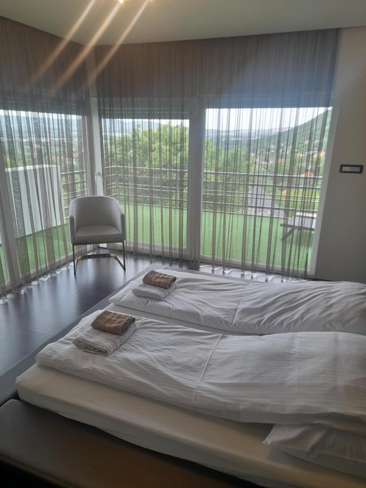 Private Family Villa Budaors Ngoại thất bức ảnh